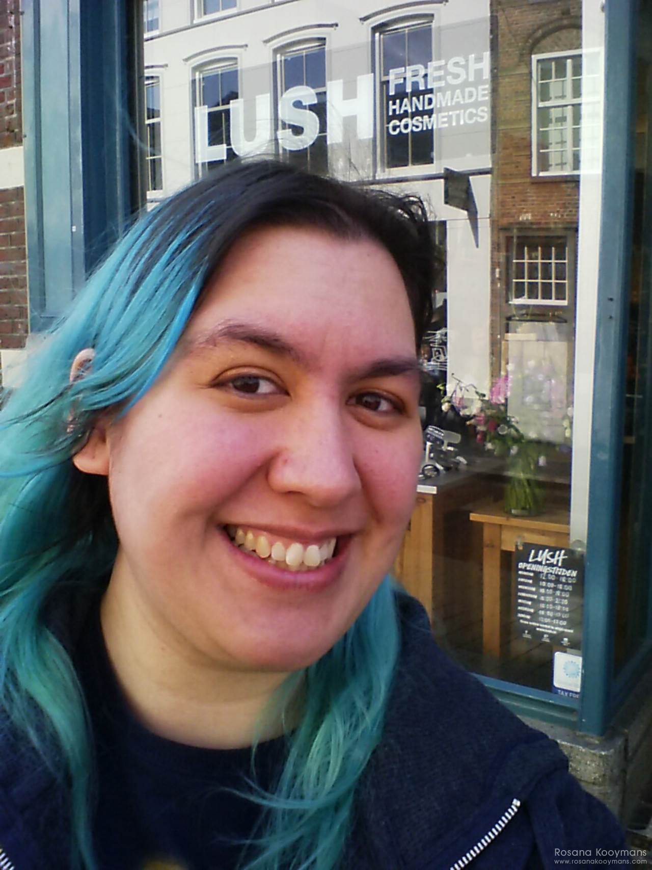In front of Lush in Den Bosch. Can you tell I am really happy to be here? 365 - April 11, 2017: Den Bosch girls ladies day shopping food t Keershuys gluten free Lush